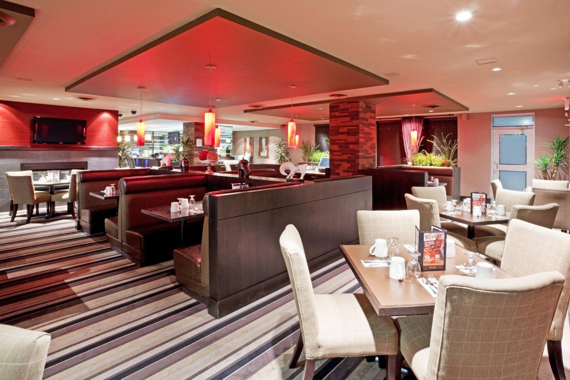 Holiday Inn Hotel & Suites Surrey East - Cloverdale By Ihg Экстерьер фото